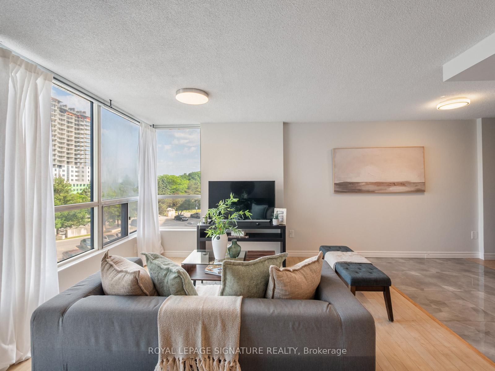 3 Bedrooms Condo at 3050 Ellesmere, Toronto For sale