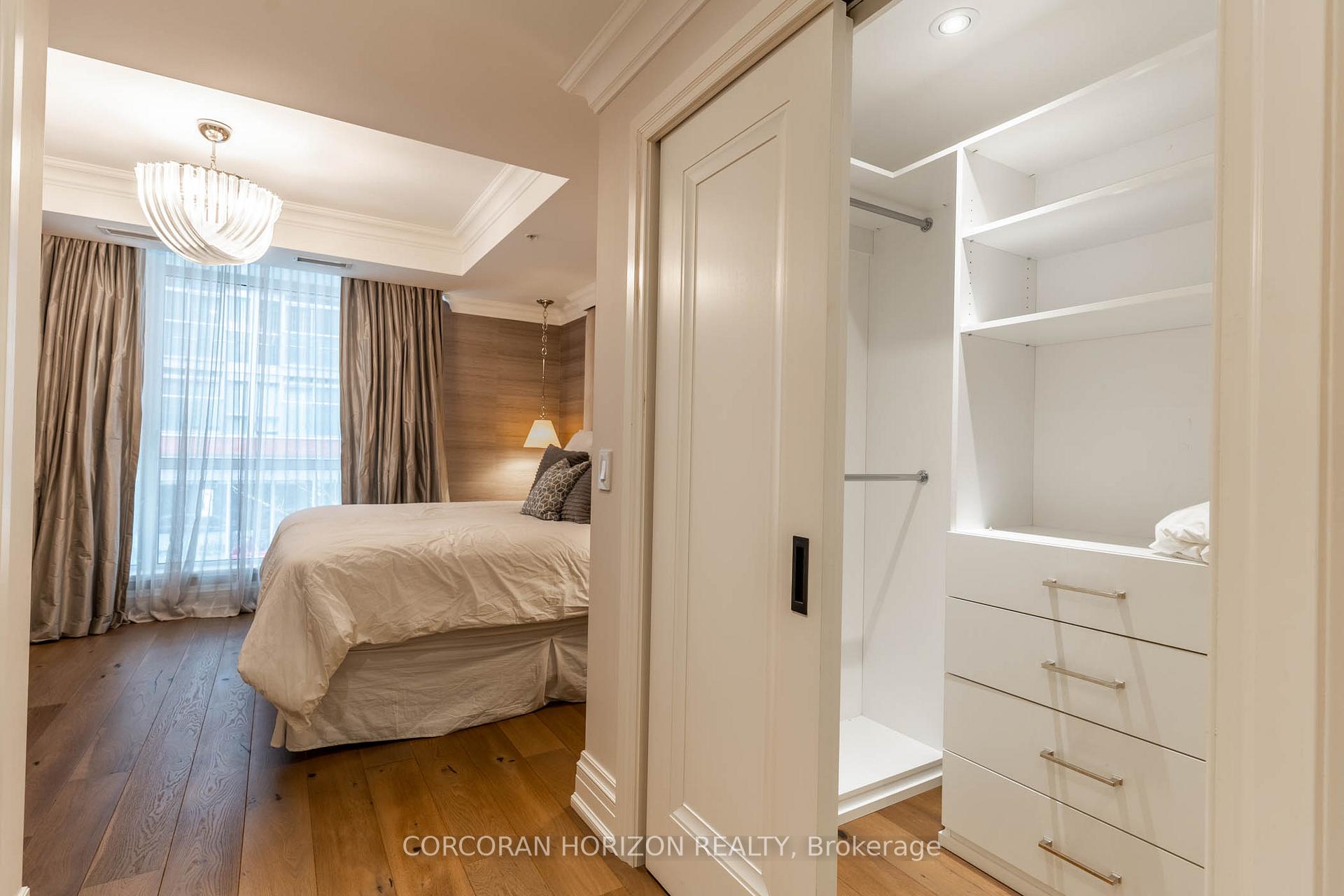 4 Bedrooms Condo at 30 Nelson, Toronto For sale