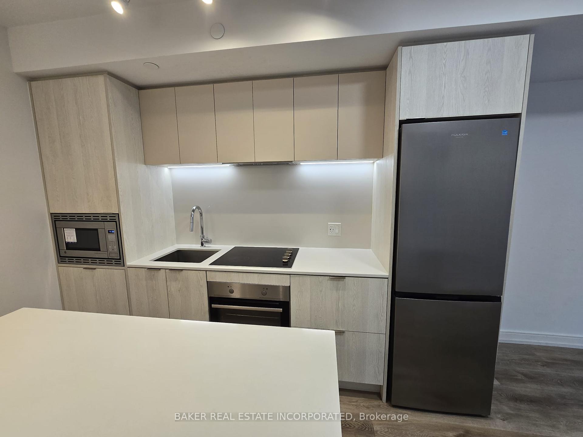 2 Bedrooms Condo at 1 Jarvis, Hamilton For sale