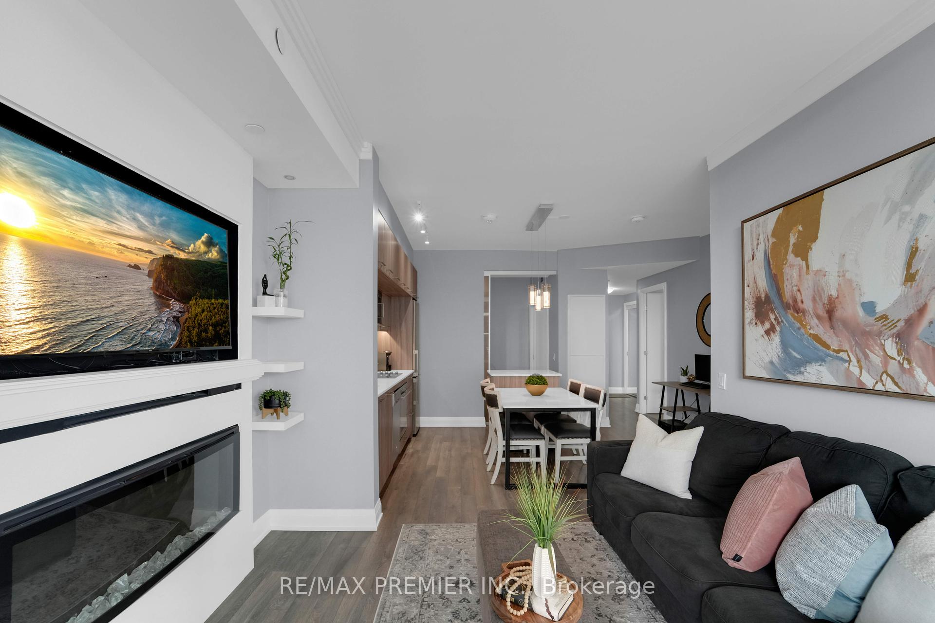 2 Bedrooms Condo at 4800 Highway 7,  Vaughan For sale