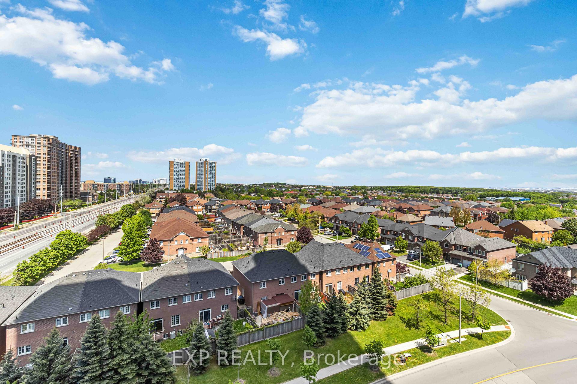 2 Bedrooms Condo at 8 Nahani, Mississauga For sale