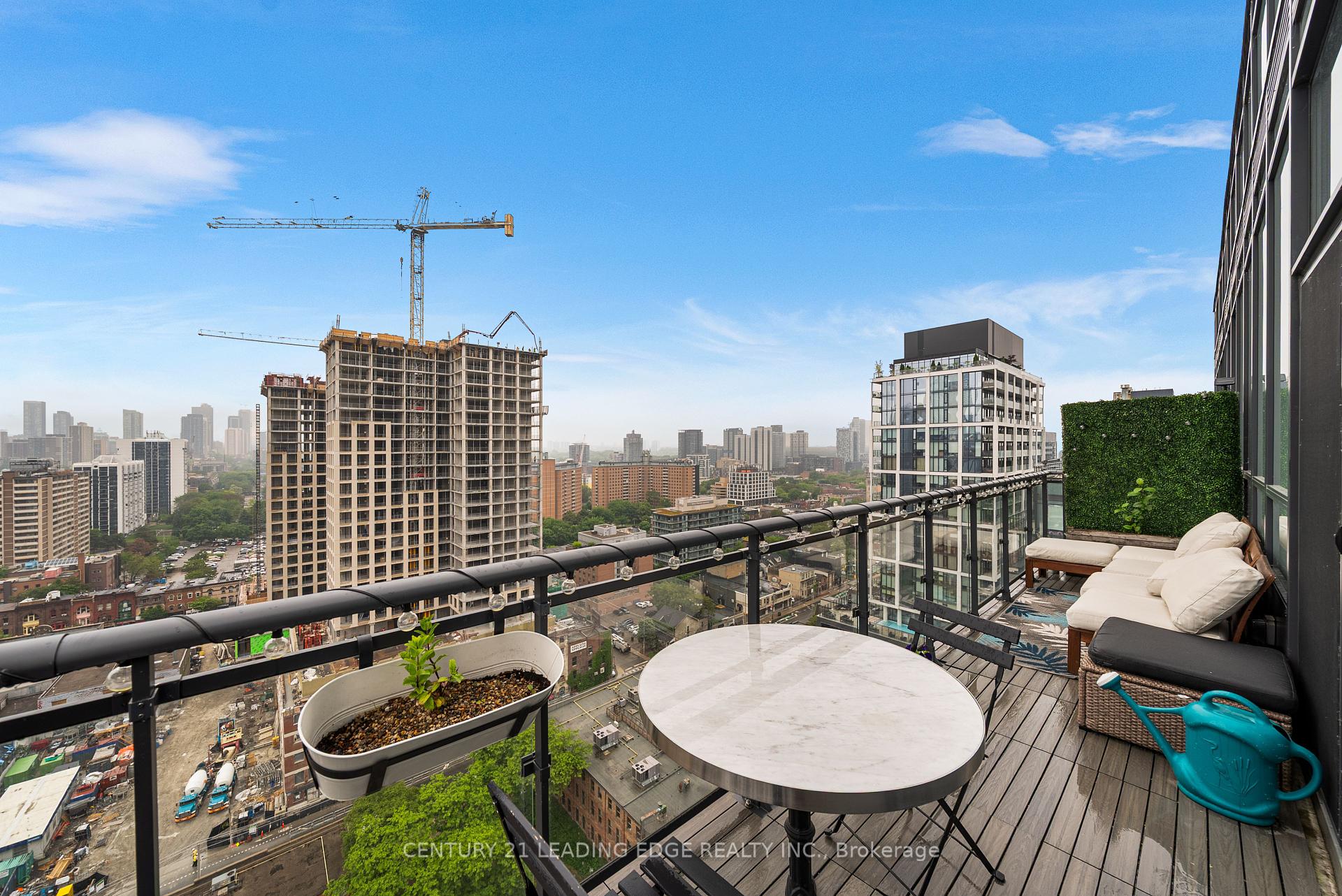 2 Bedrooms Condo at 460 Adelaide, Toronto For sale