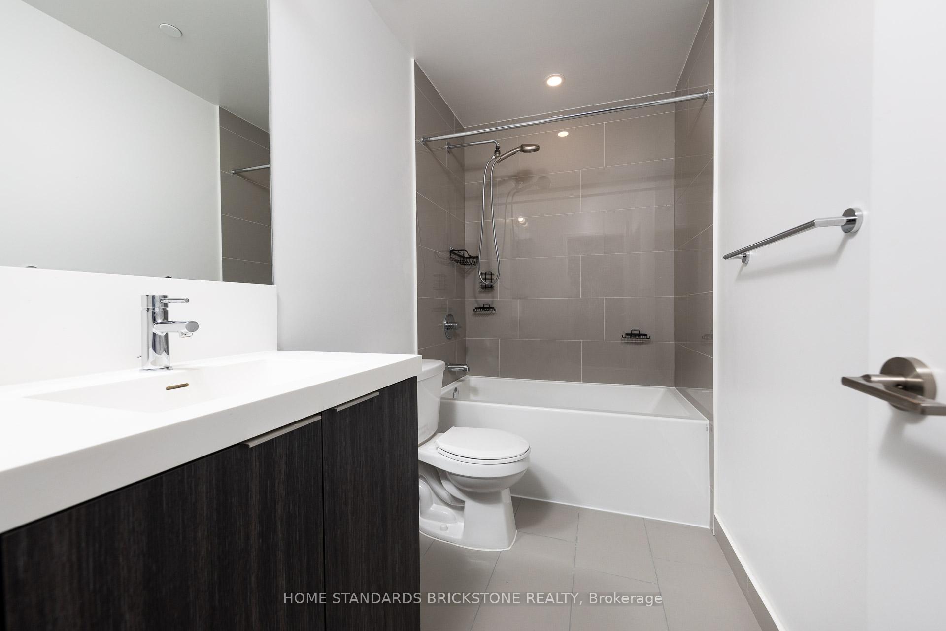 2 Bedrooms Condo at 34 Tubman, Toronto For sale