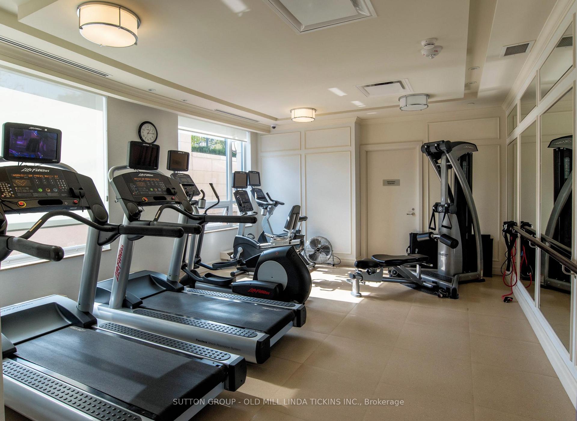 2 Bedrooms Condo at 30 Old Mill, Toronto For sale
