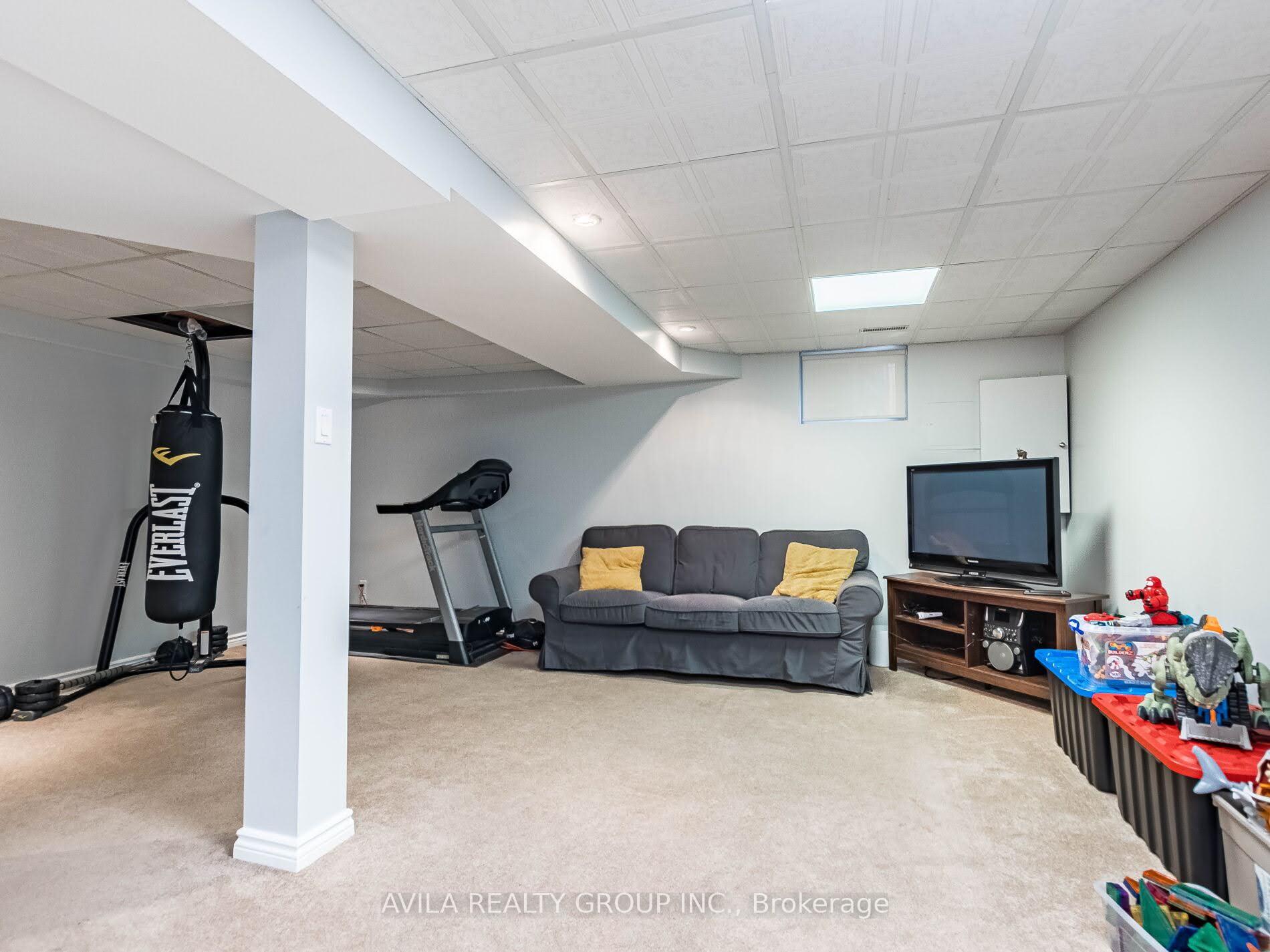 4 Bedrooms Condo at 750 Burnhamthorpe, Mississauga For sale