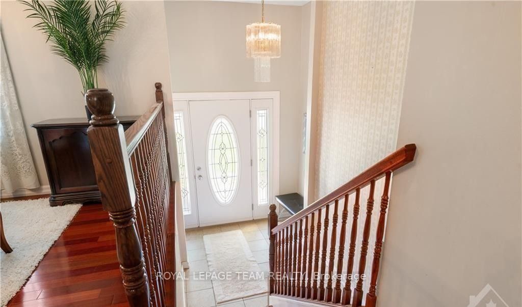 25 Saginaw Crescent, CityviewParkwoodsHillsRideauShore, ON K2E 6Y8