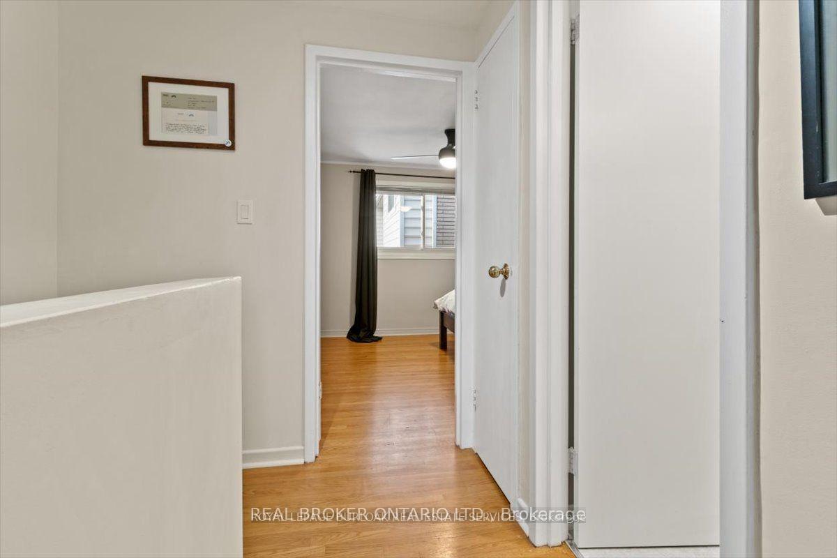2 Bedrooms Condo at 11 Colmar, Hamilton For sale