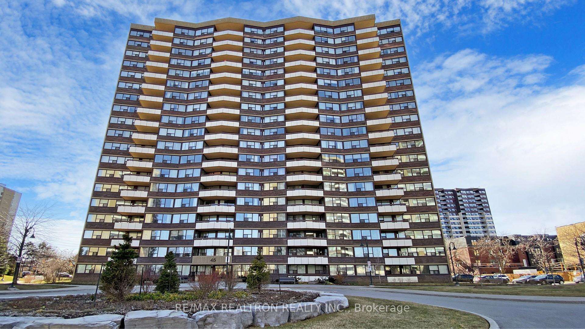 3 Bedrooms Condo at 45 Huntingdale, Toronto For sale