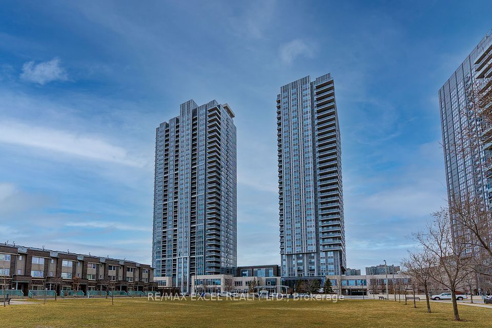 275 Village Green Square