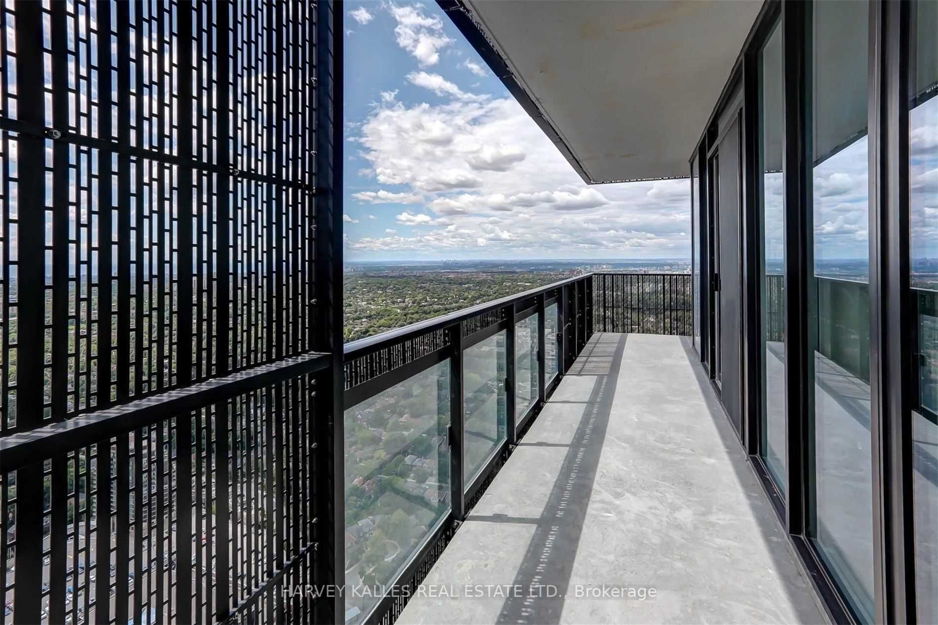 8 Eglinton Avenue E 5202
