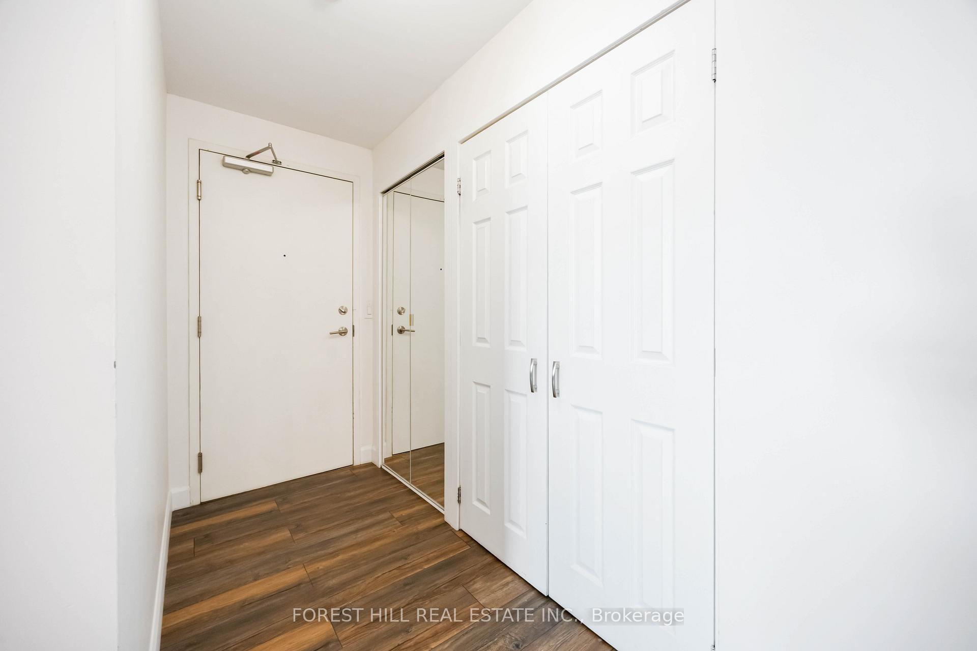 2 Bedrooms Condo at 812 Lansdowne, Toronto For sale