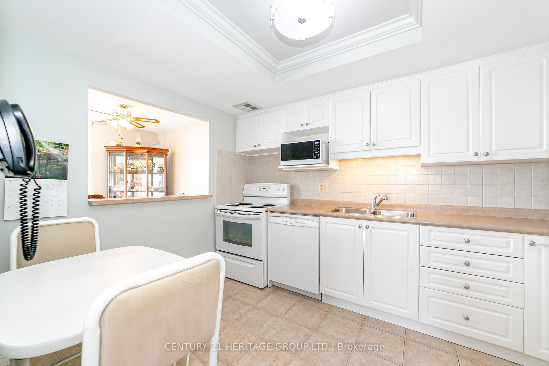 2 Bedrooms Condo at 10 Dean Park, Toronto For sale