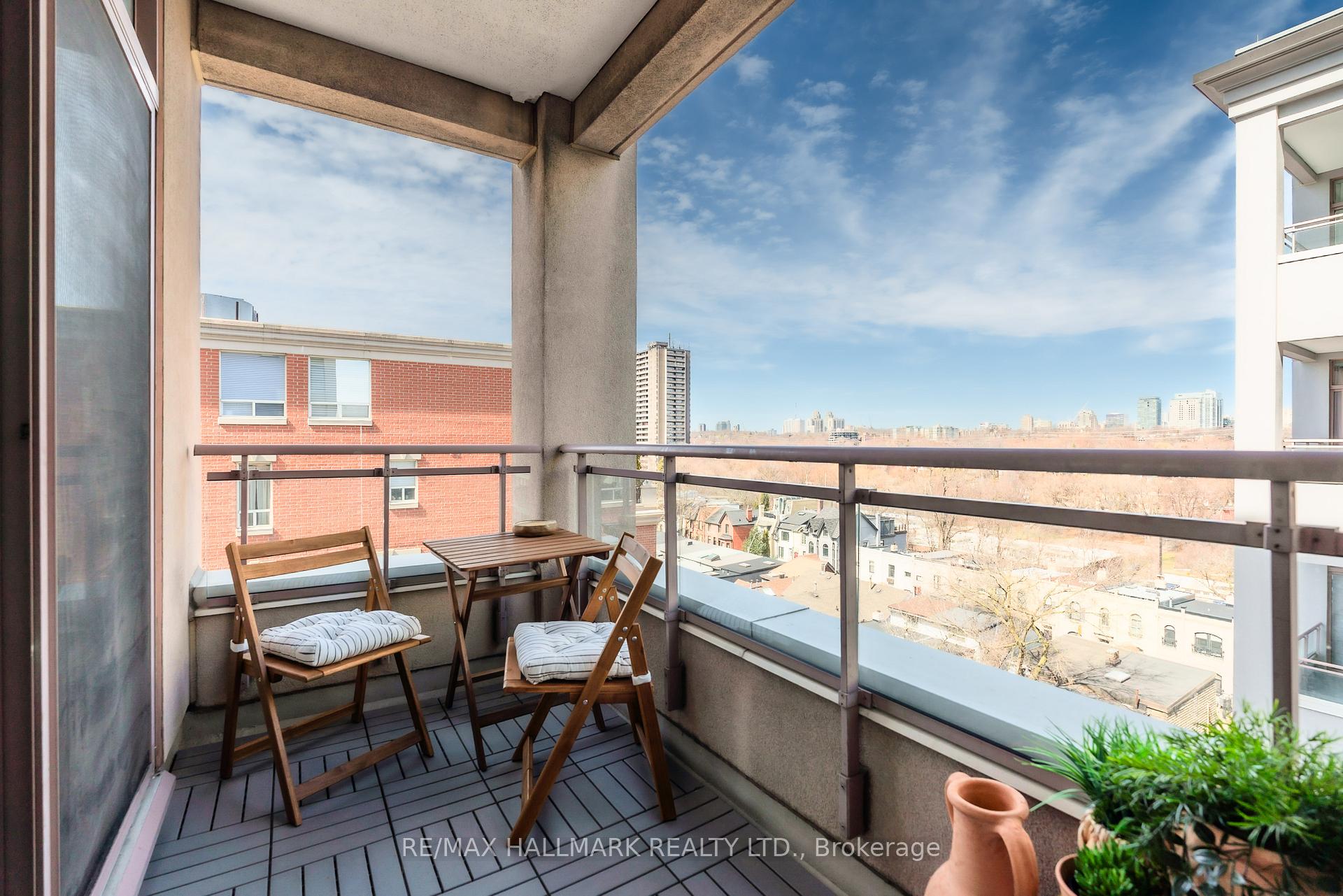 1 Bedroom Condo at 980 Yonge, Toronto For sale