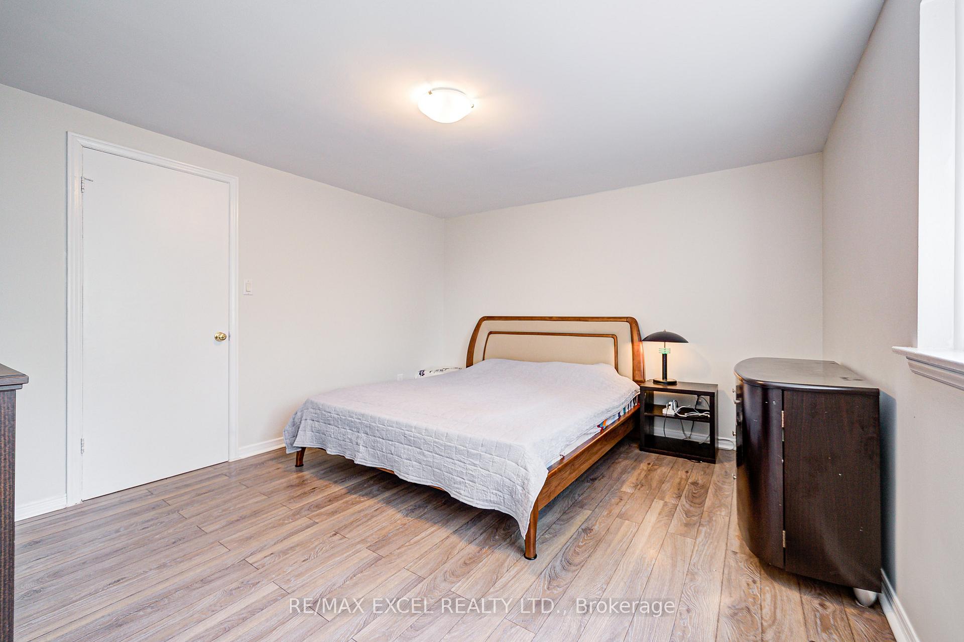 3 Bedrooms Condo at 20 Crockamhill, Toronto For sale
