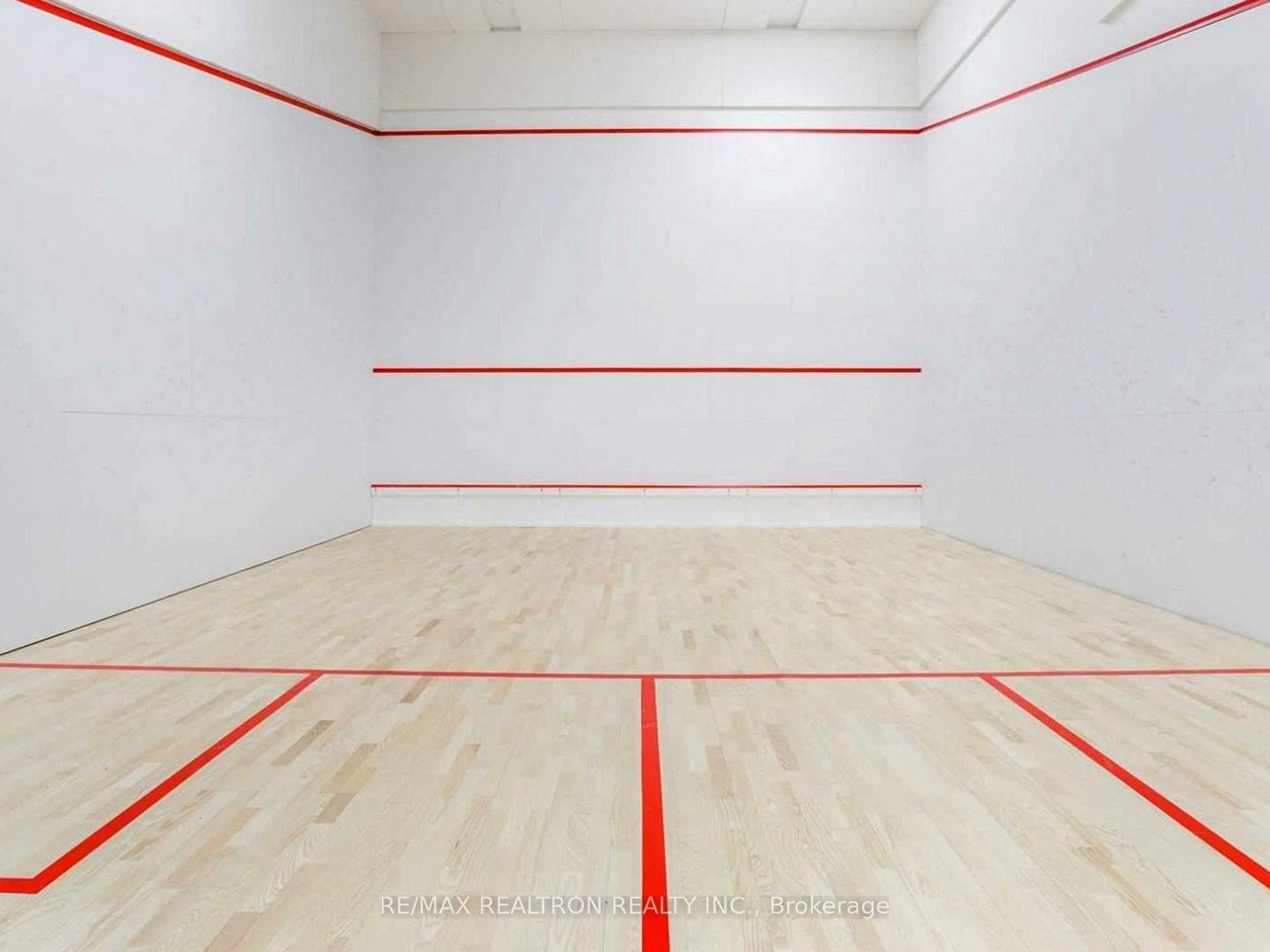 3 Bedrooms Condo at 10 Park Lawn, Toronto For sale
