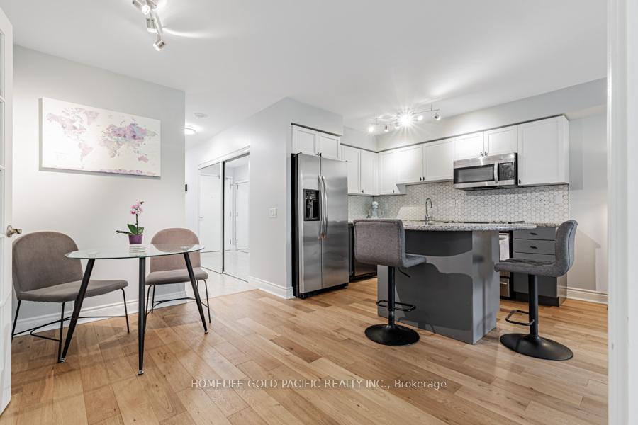 2 Bedrooms Condo at 78 Harrison Garden, Toronto For sale