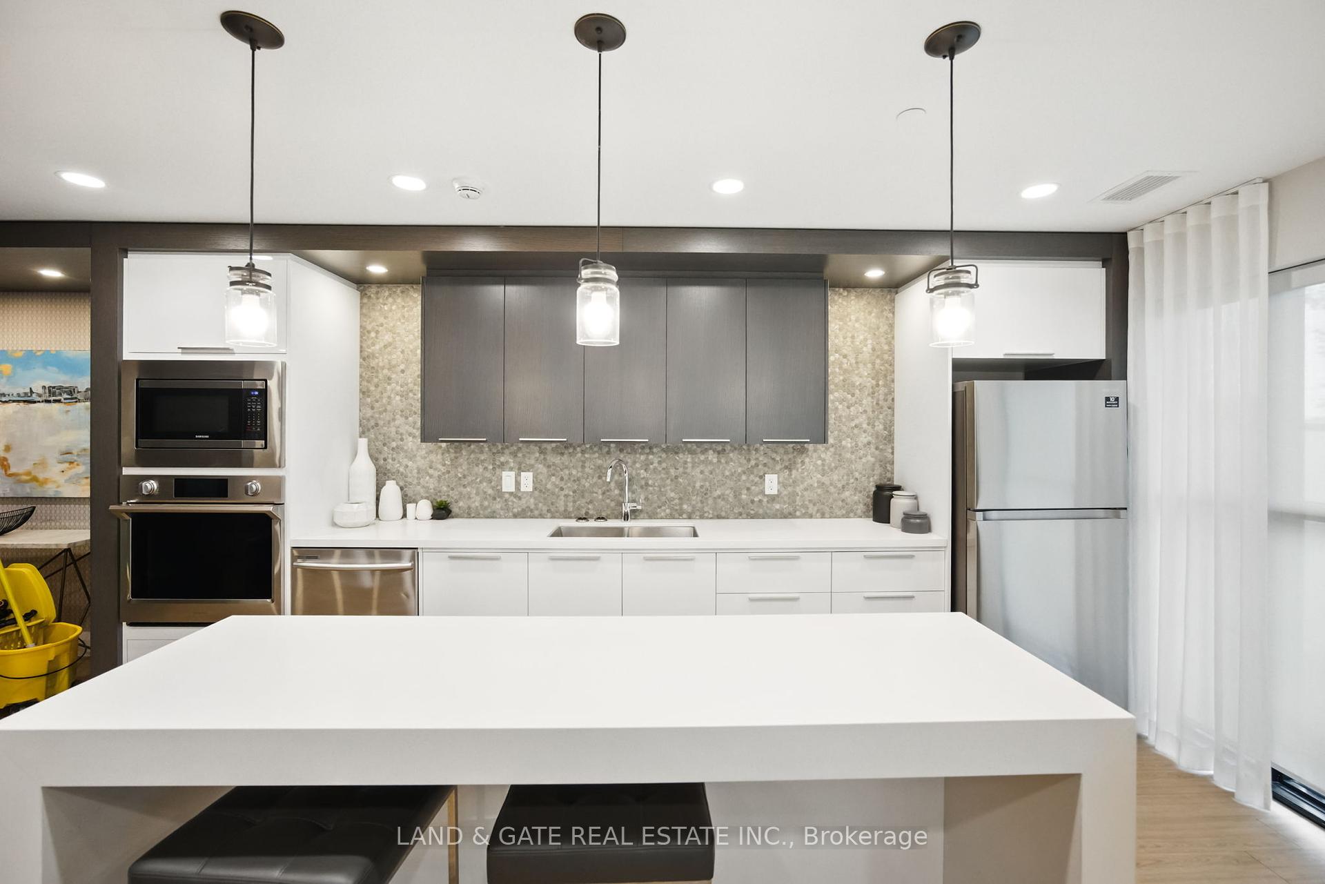 1 Bedroom Condo at 128 Grovewood, Oakville For sale