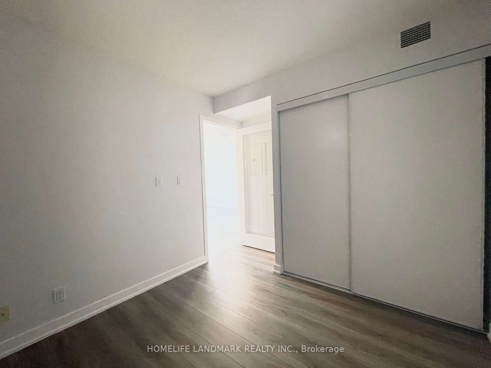 36 Lee Centre Drive, #2001