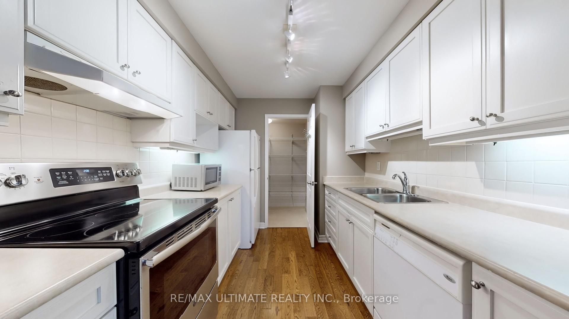 2 Bedrooms Condo at 645 Millwood, Toronto For sale