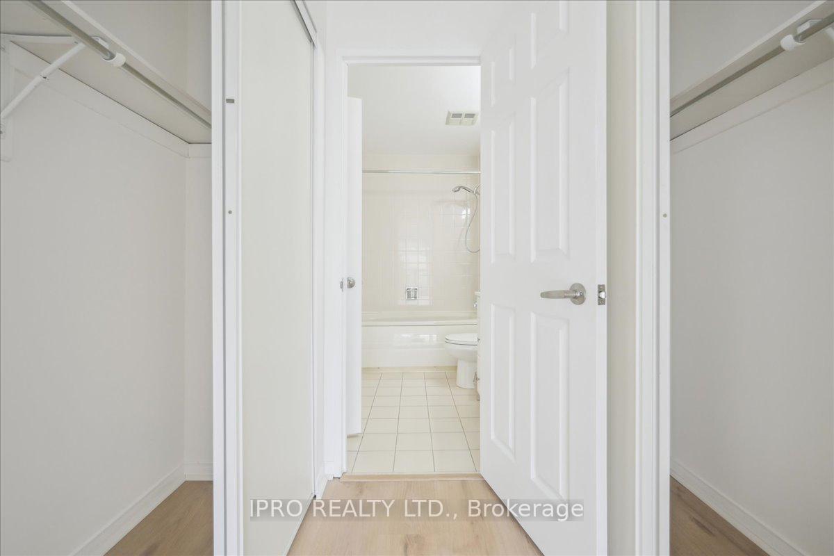 1 Bedroom Condo at 2511 Lakeshore, Oakville For sale