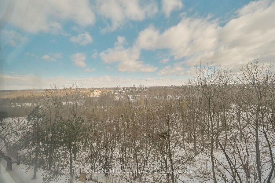 3 Bedrooms Condo at 5 Rowntree, Toronto For sale