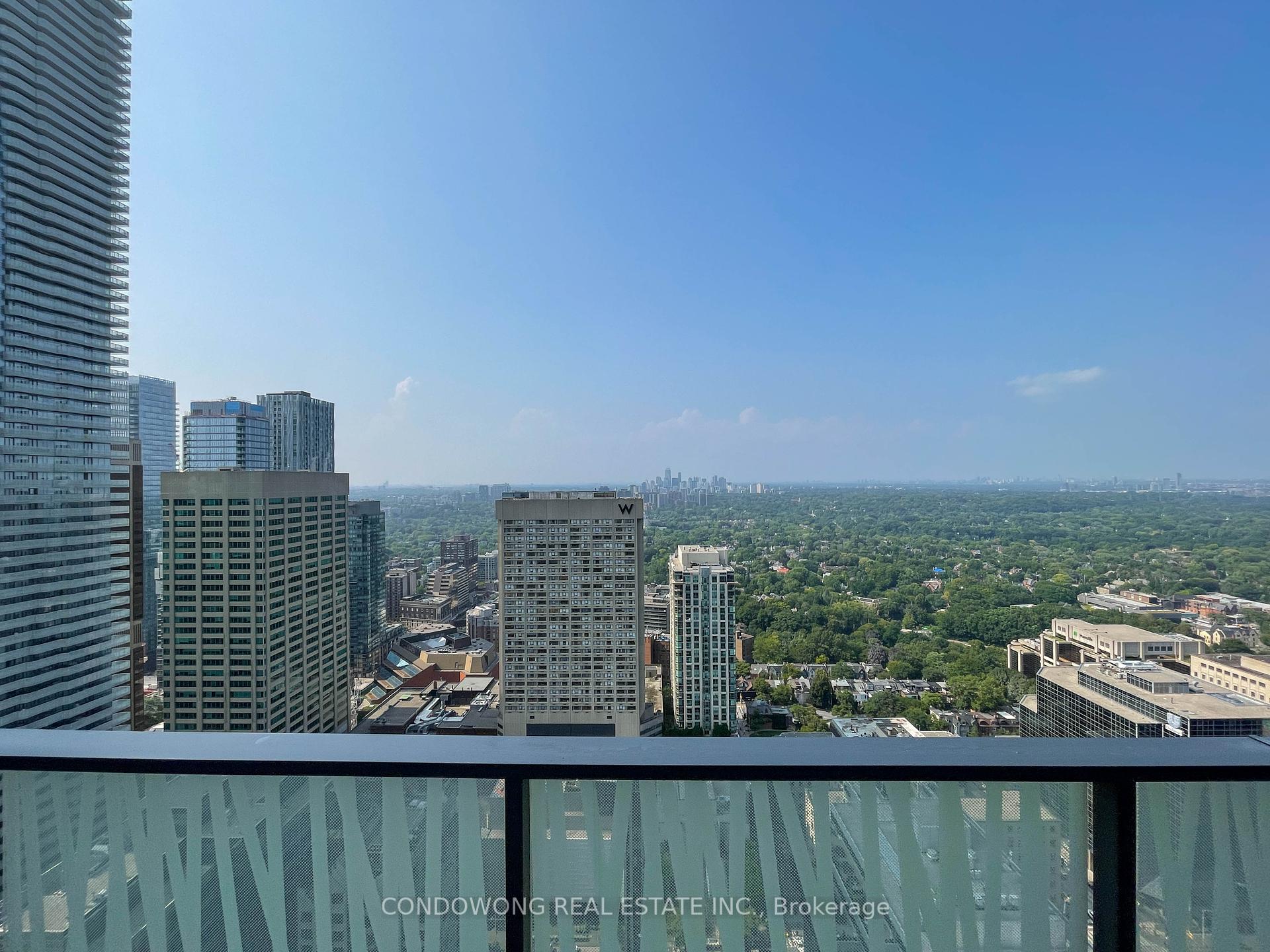 2 Bedrooms Condo at 42 Charles, Toronto For sale