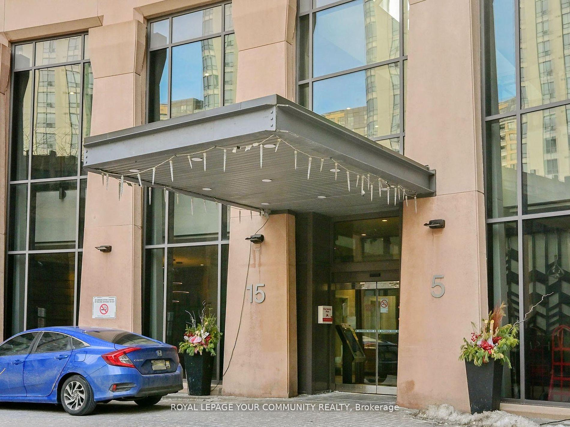 2 Bedrooms Condo at 15 Northtown,  Toronto For sale