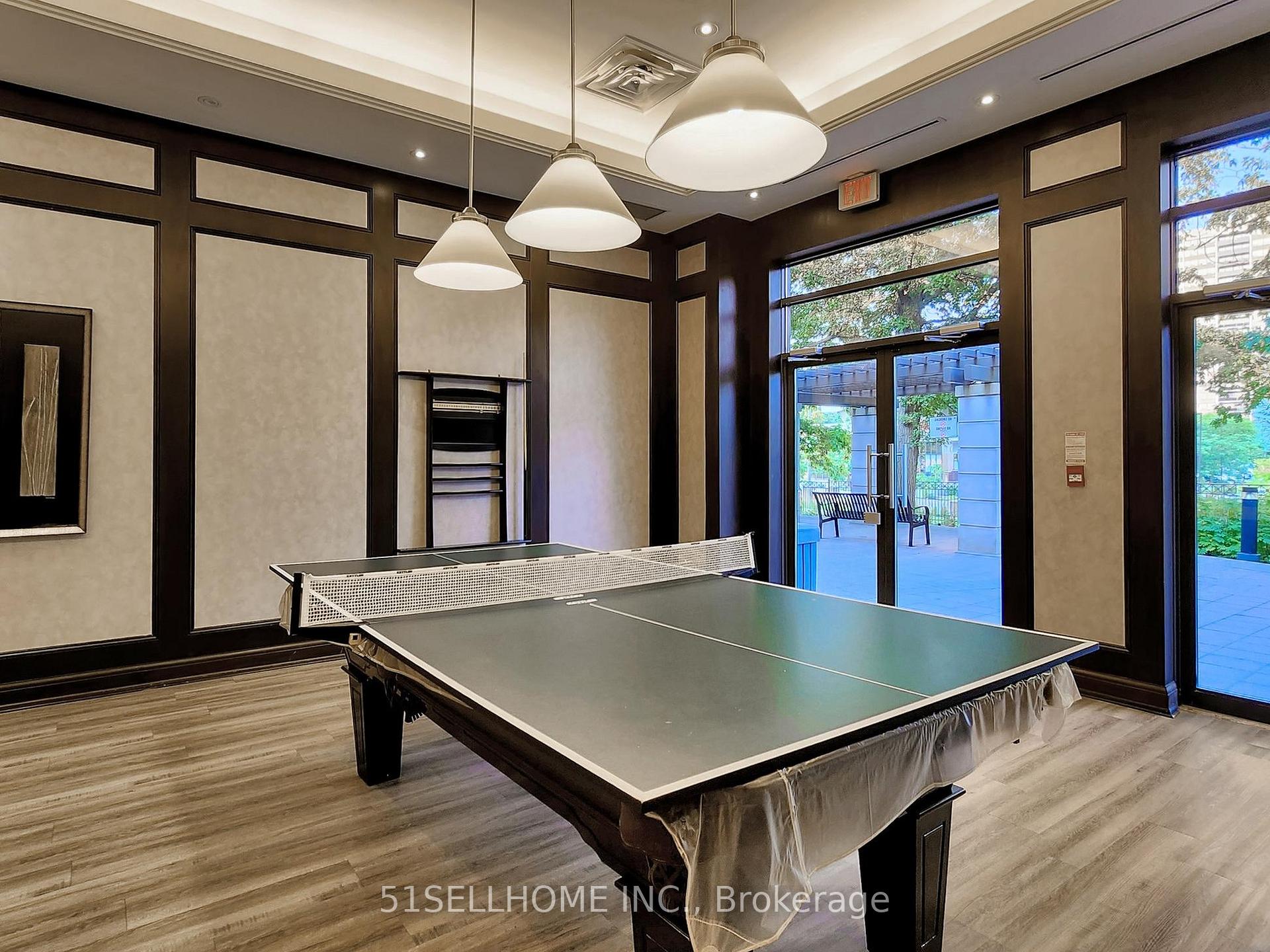 2 Bedrooms Condo at 133 Wynford,  Toronto For sale