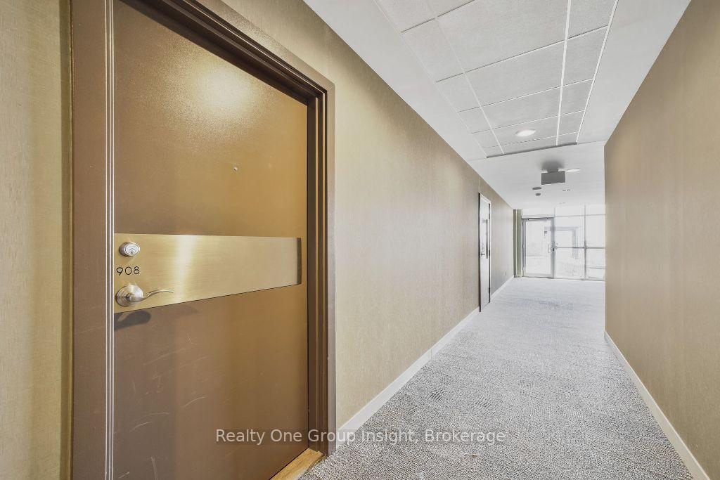 1 Bedroom Condo at 551 Maple,  Burlington For sale