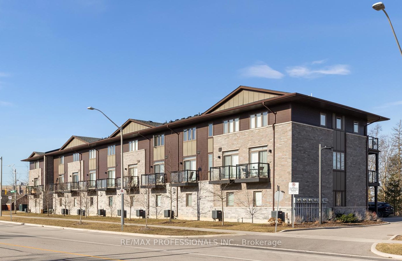#8 - 23 Echovalley Drive, Hamilton, ON L8J 0K4