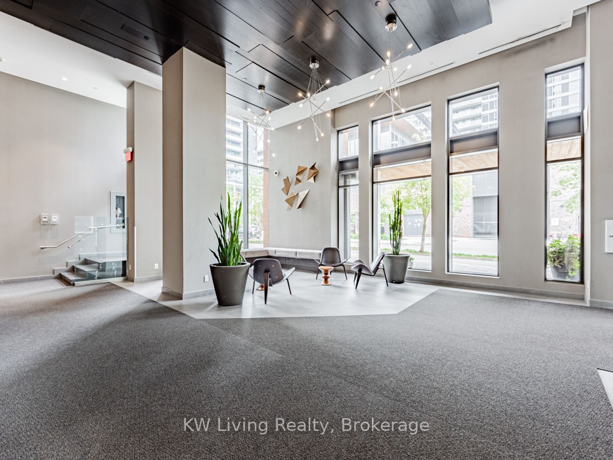 170 Sumach Street, #1402
