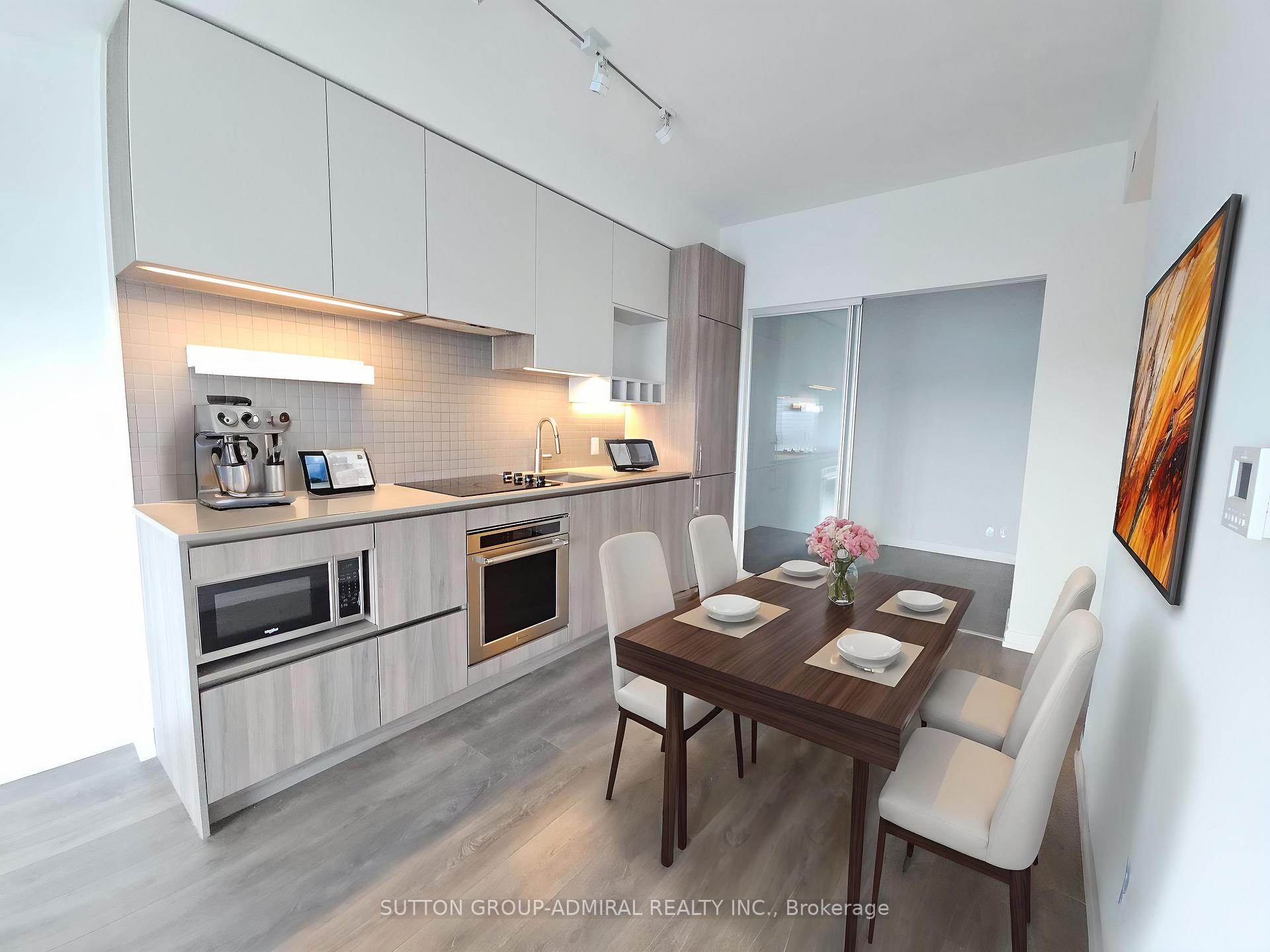 3 Bedrooms Condo at 950 Portage, Vaughan For sale