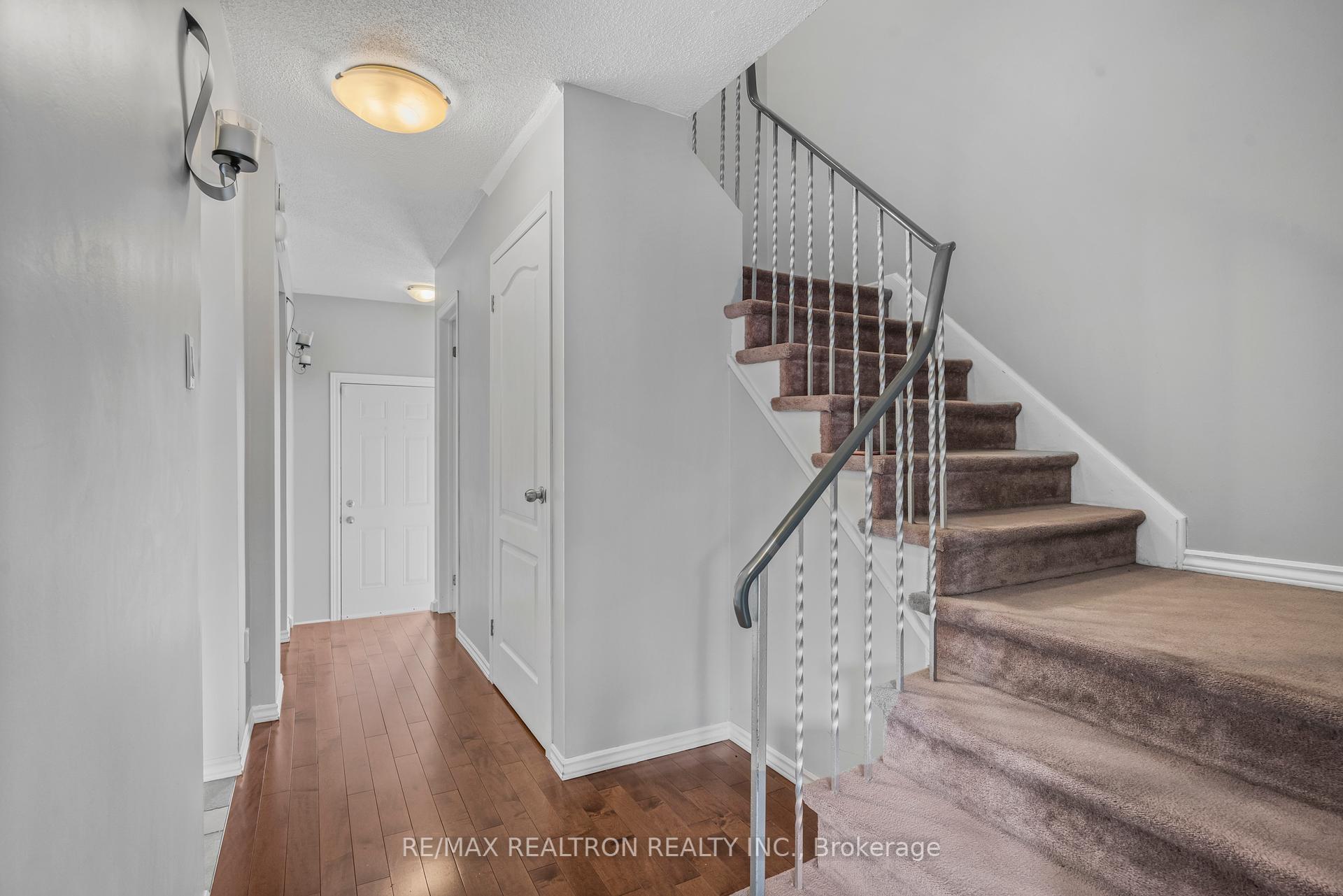 4 Bedrooms Condo at 19 Centennial Park, Toronto For sale