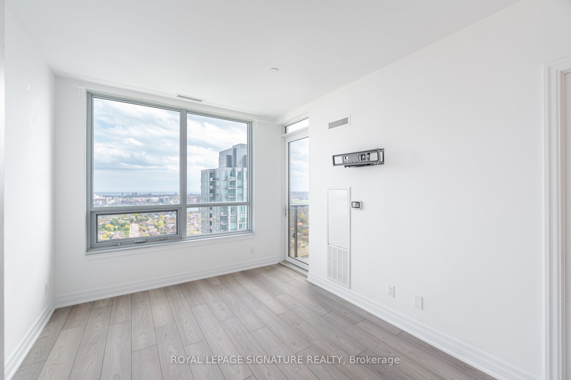 36 Elm Drive, #3007