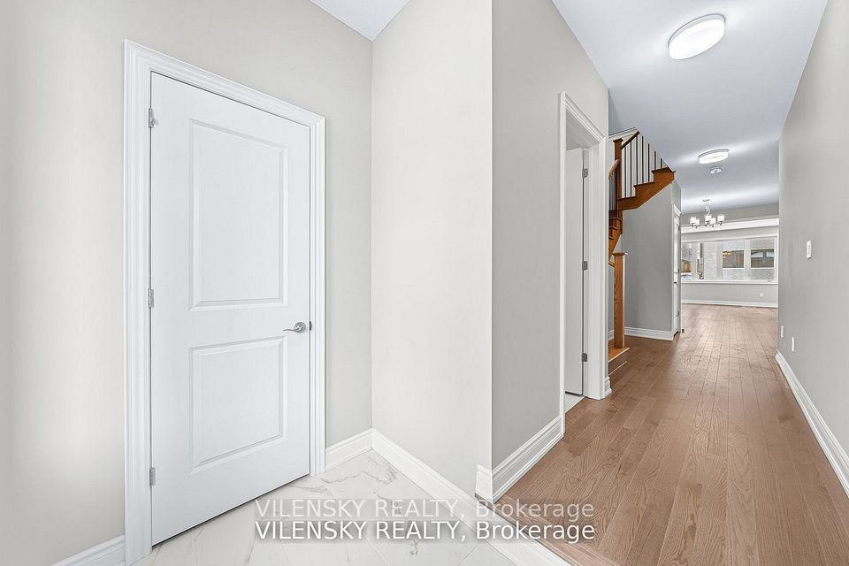 39 Periwinkle Road, Springwater, ON L9X 2C8