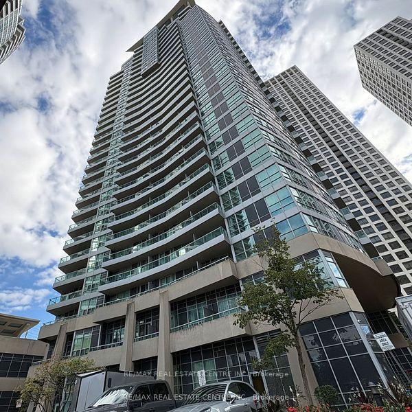 1 Bedroom Condo at 33 Elm, Mississauga For sale