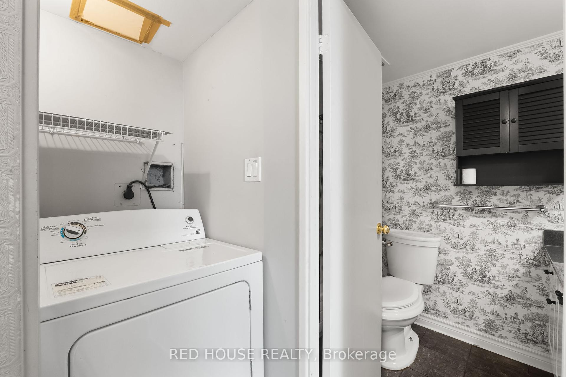 3 Bedrooms Condo at 500 Green, Hamilton For sale