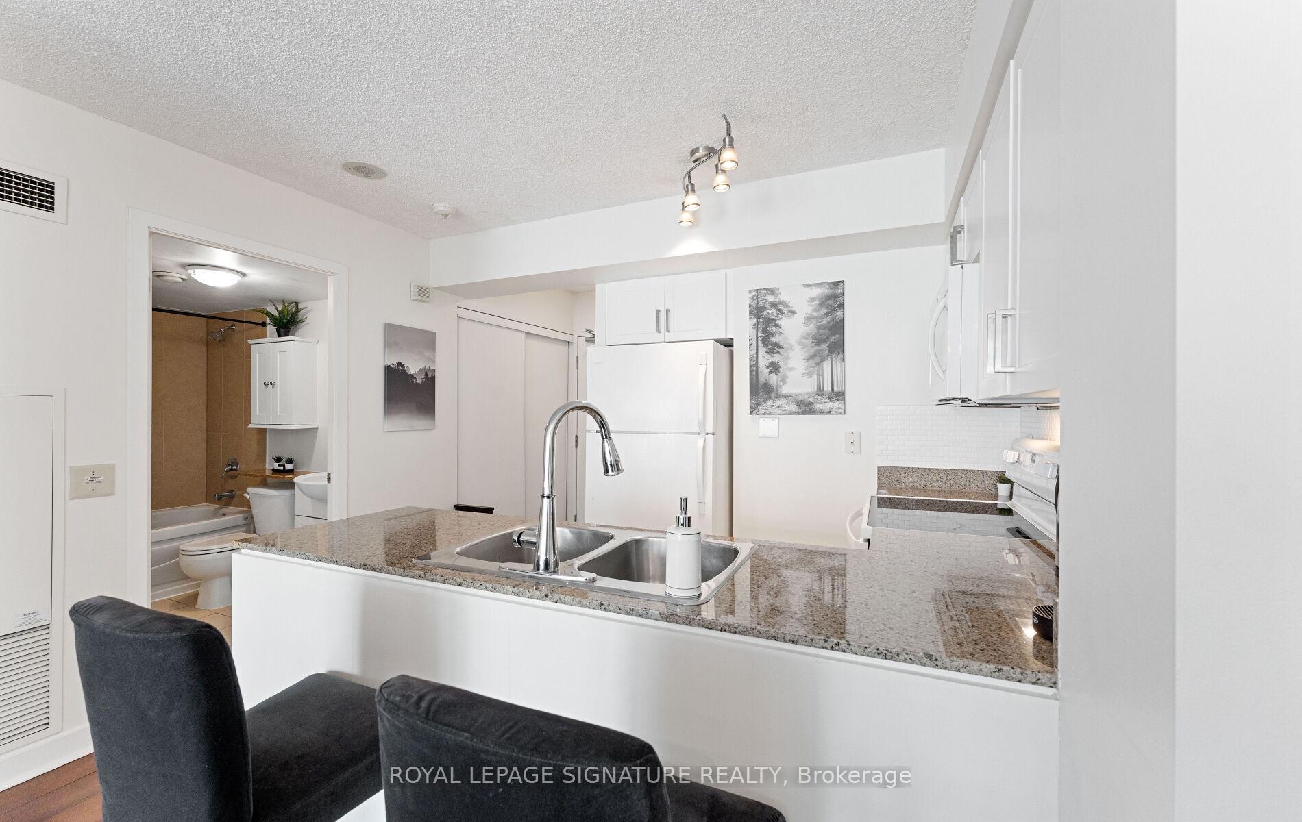 2 Bedrooms Condo at 361 Front, Toronto For sale