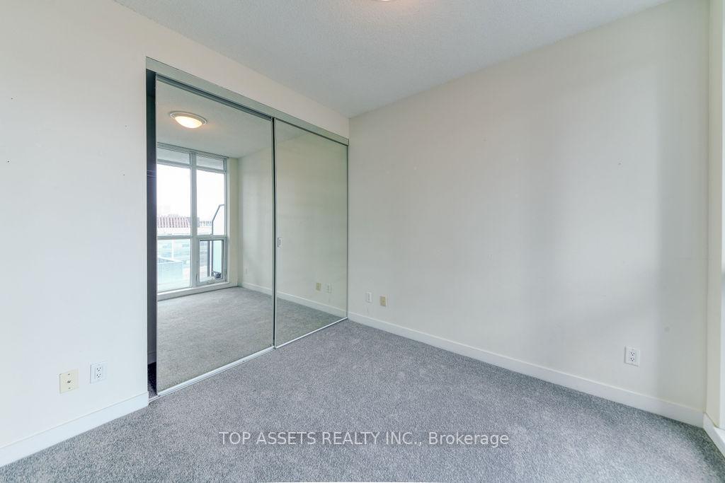 3 Bedrooms Condo at 770 Bay, Toronto For sale