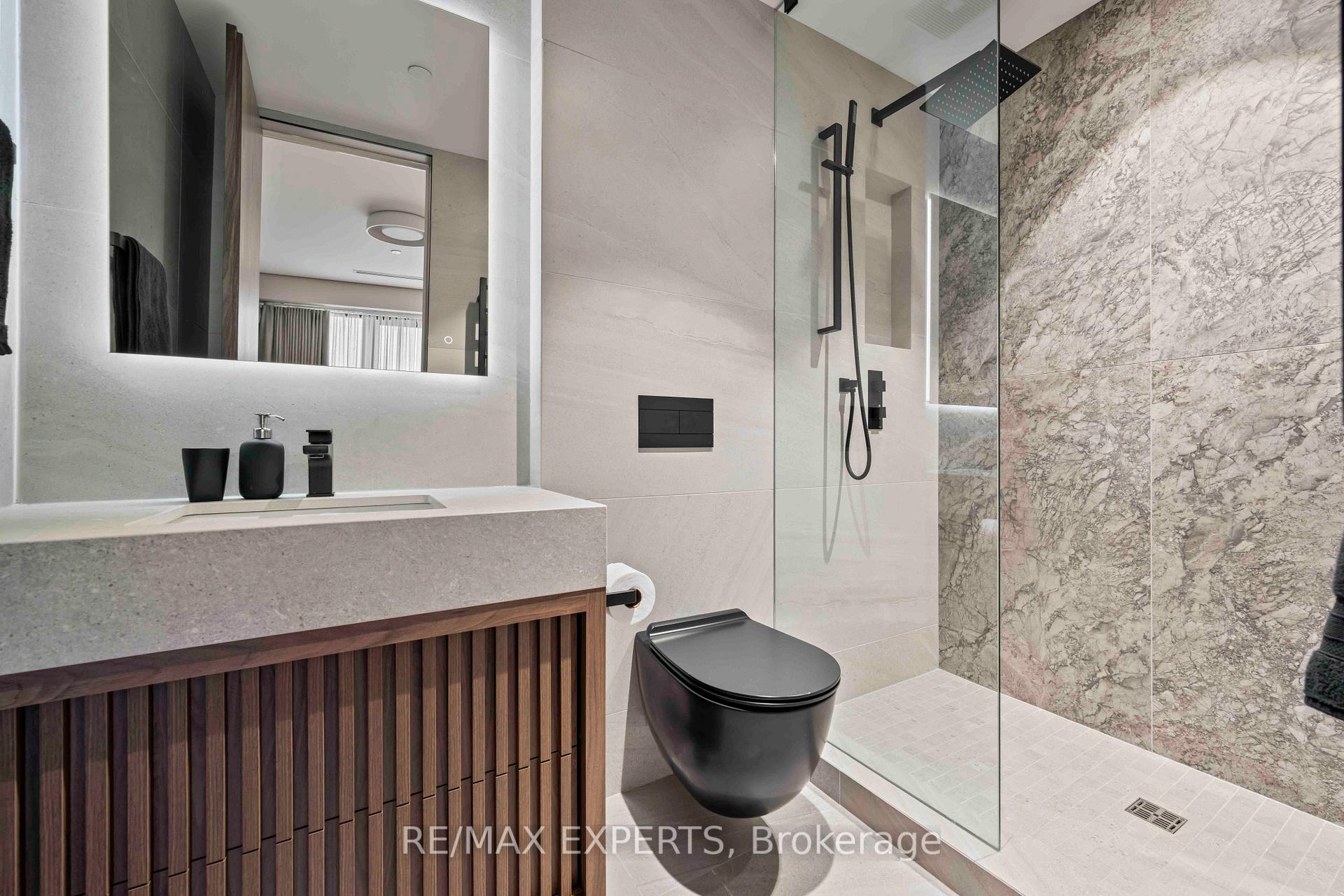 4 Bedrooms Condo at 1700 Avenue, Toronto For sale