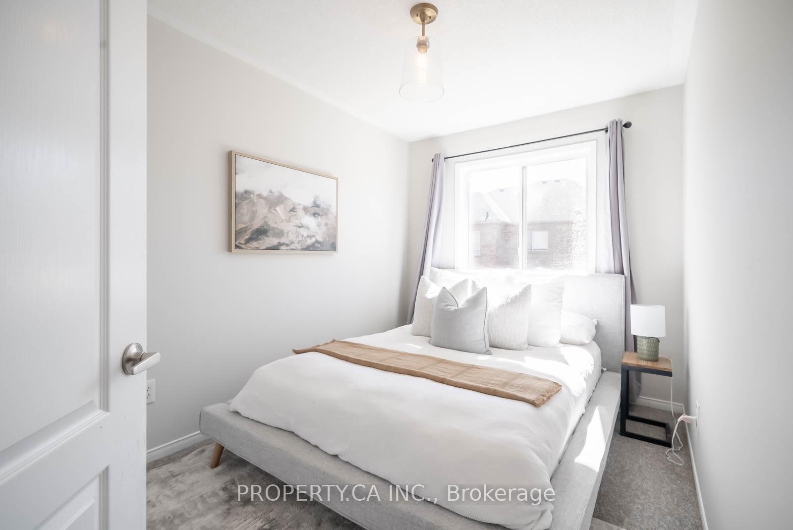 3 Bedrooms Condo at 601 Shoreline, Mississauga For sale