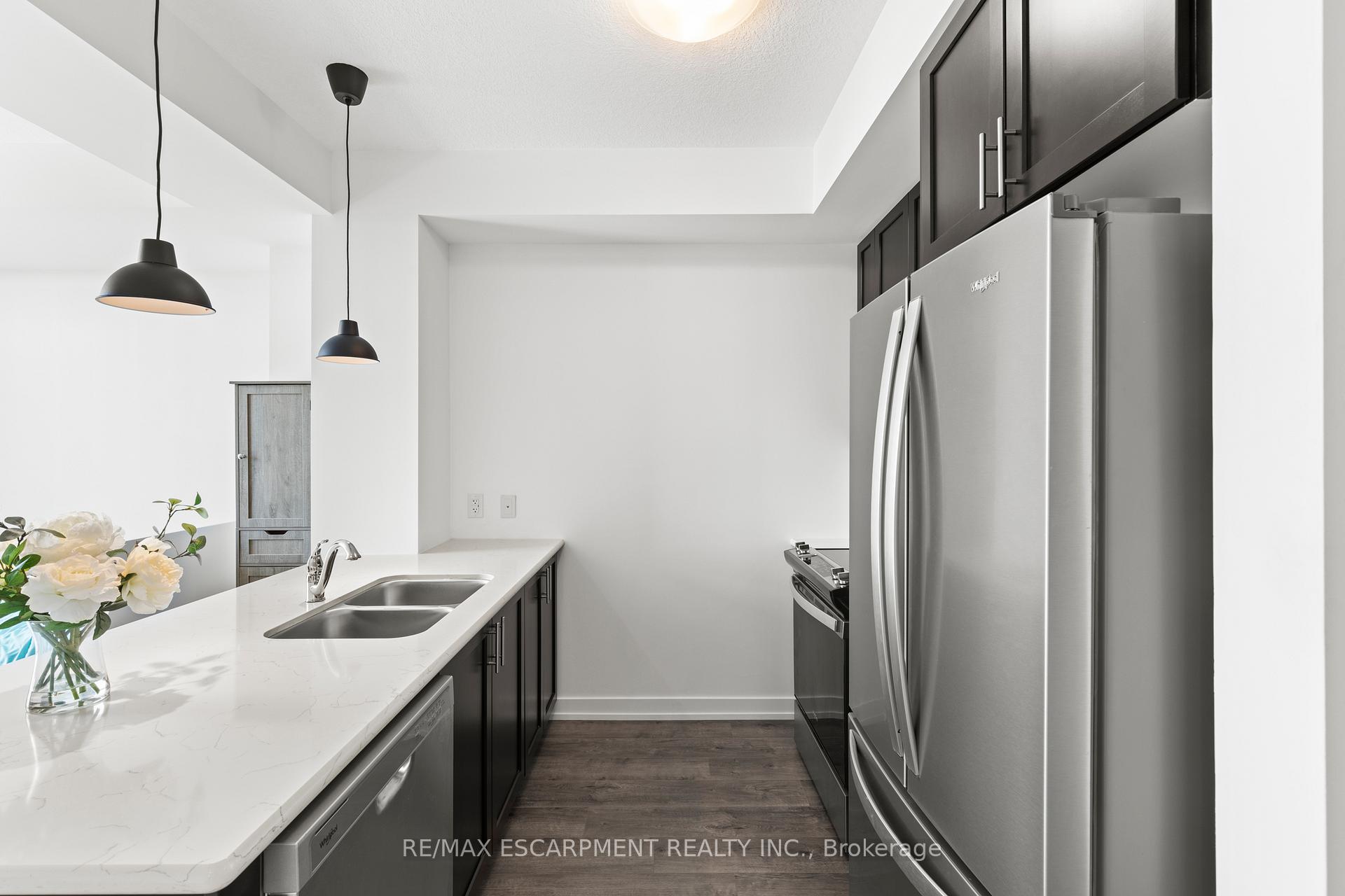 1 Bedroom Condo at 10 Mallard, Hamilton For sale
