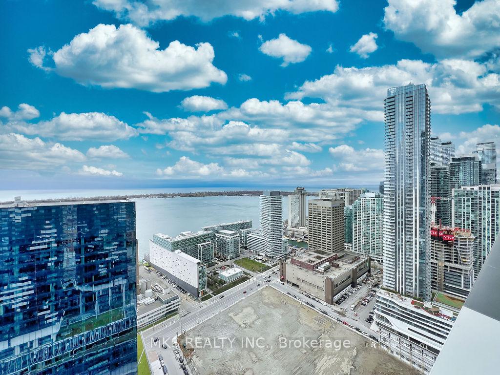 2 Bedrooms Condo at 55 Cooper,  Toronto For sale