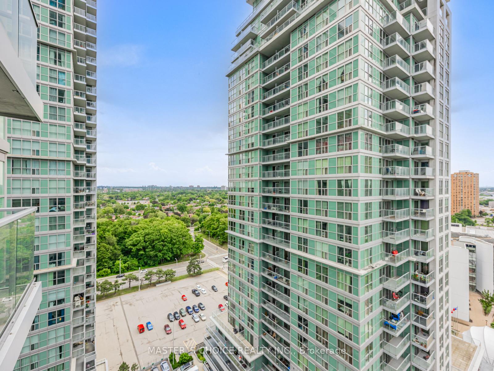 2 Bedrooms Condo at 70 Town Centre, Toronto For sale