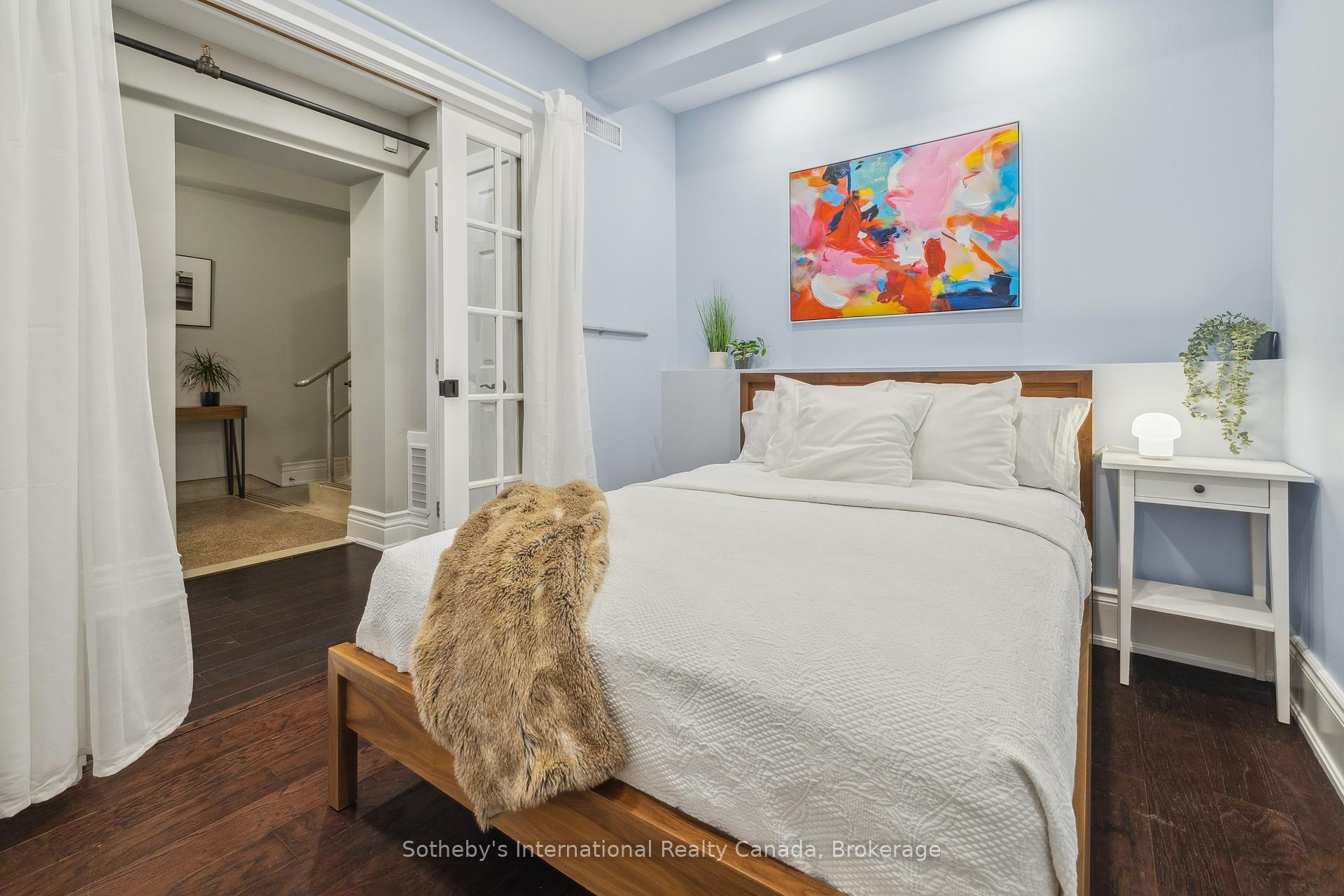 3 Bedrooms Condo at 200 Stinson, Hamilton For sale
