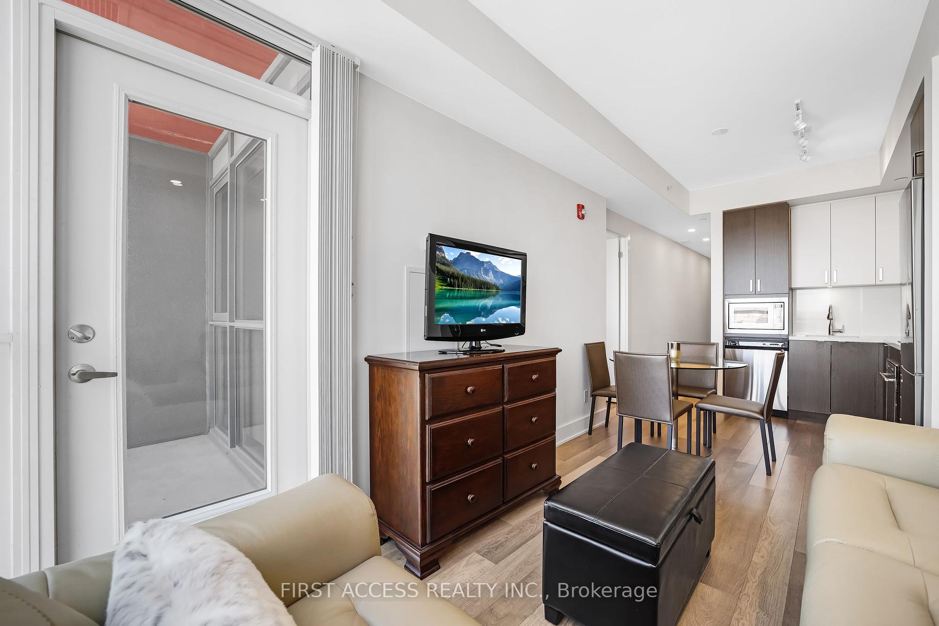 1 Bedroom Condo at 5230 Dundas,  Burlington For sale