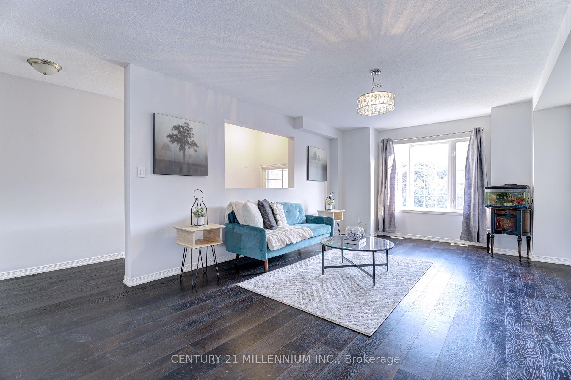 3 Bedrooms Condo at 151 Green,  Hamilton For sale