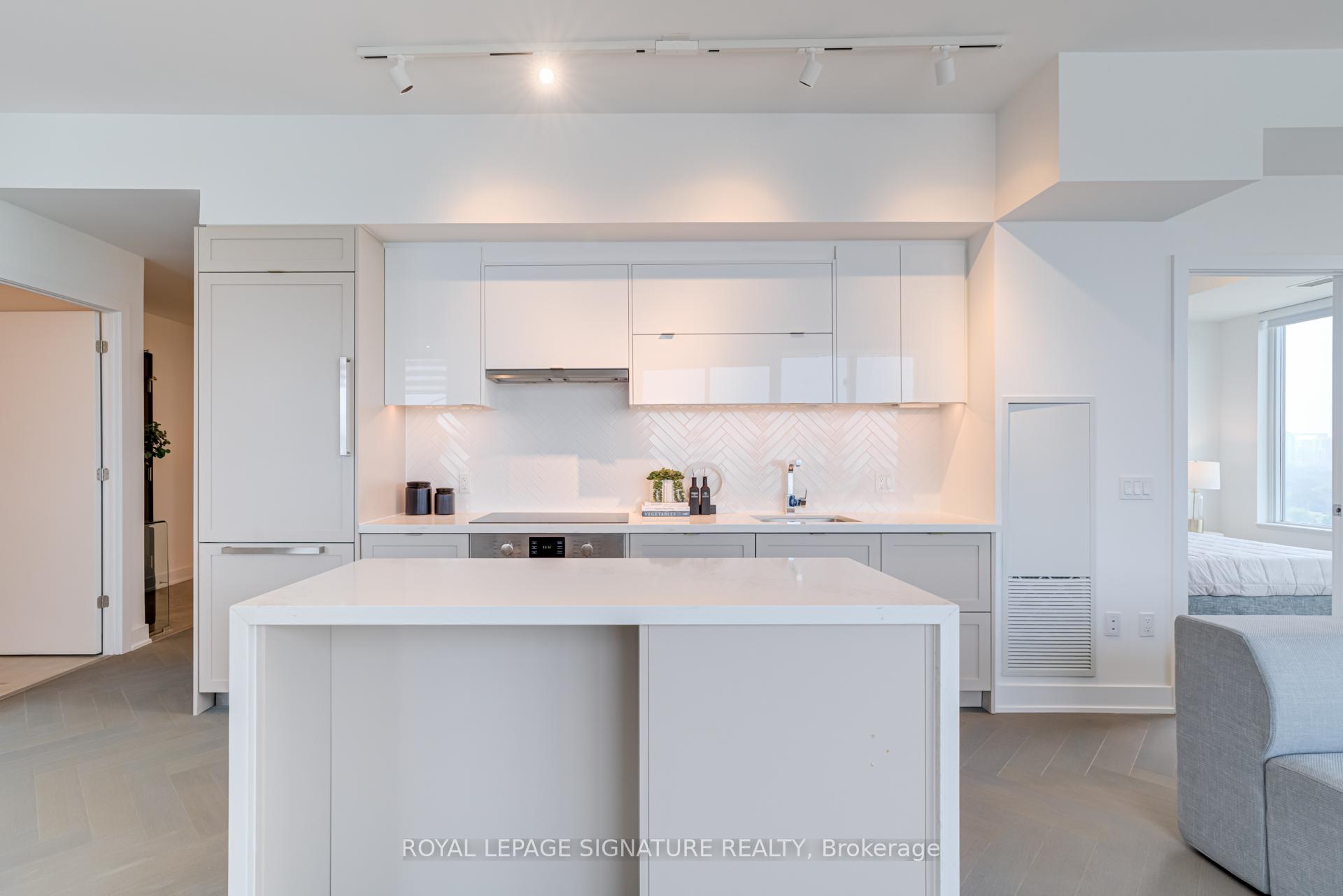 4 Bedrooms Condo at 2 Teagarden, Toronto For sale