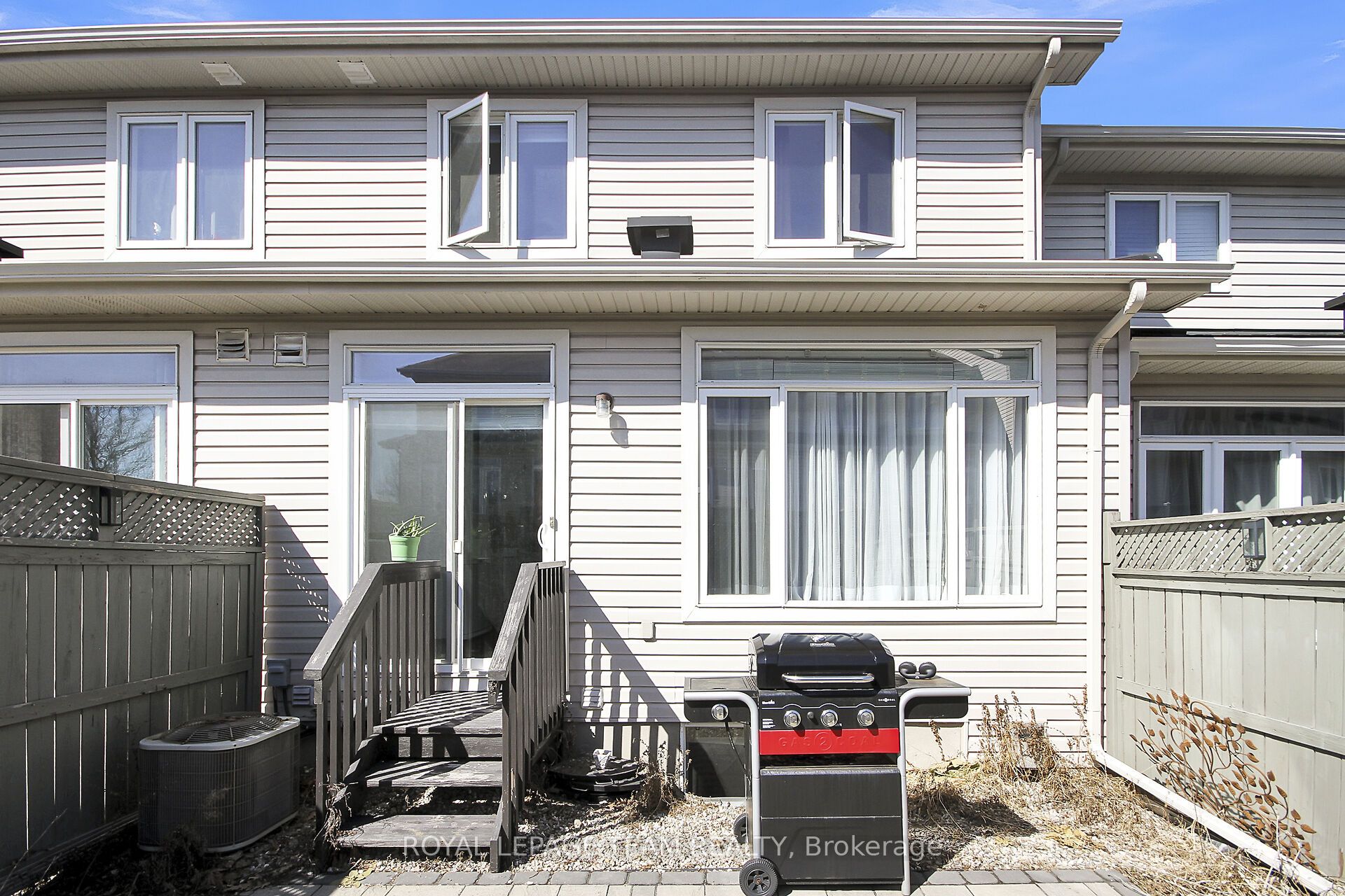 214 Cityview Crescent