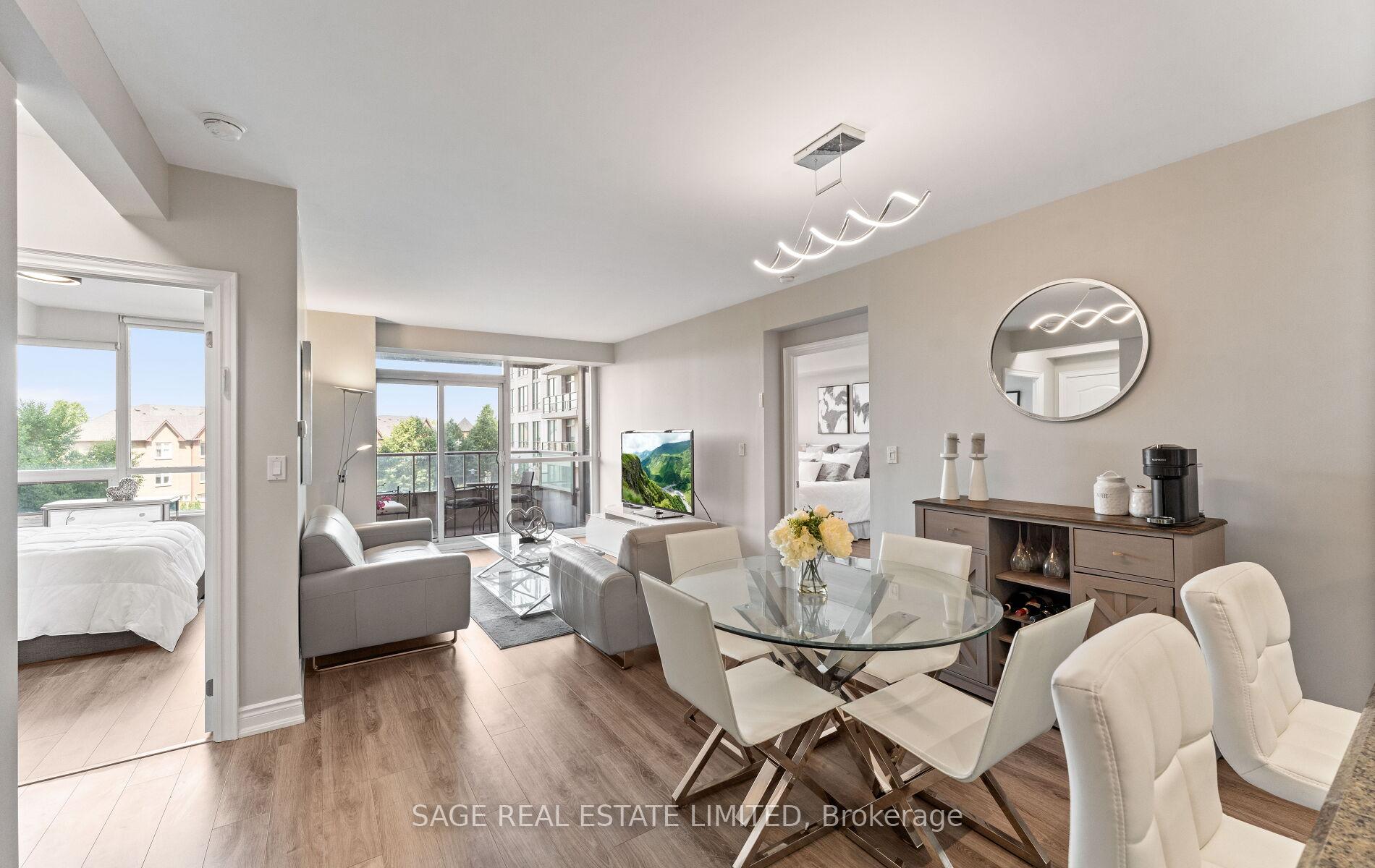 2 Bedrooms Condo at 88 Promenade, Vaughan For sale